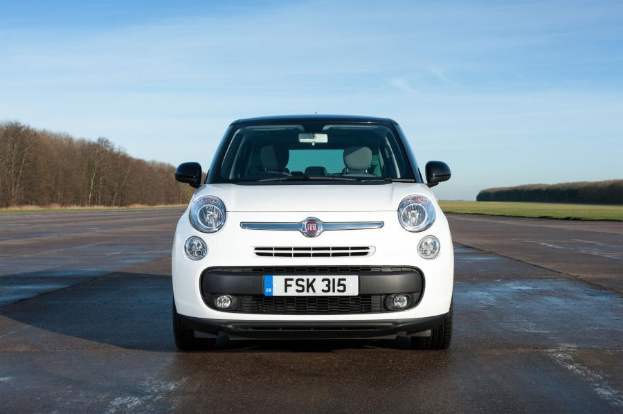  Fiat 500L 2014 года  (UK) (фото 7 из 19)